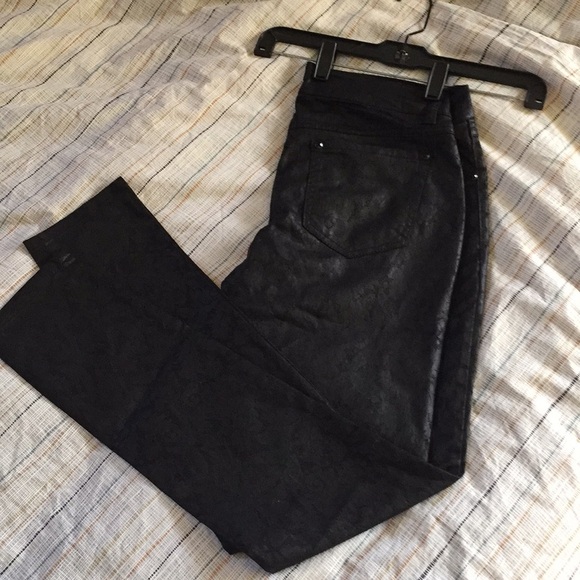 Black Flower Pants Size 9 - Picture 7 of 13